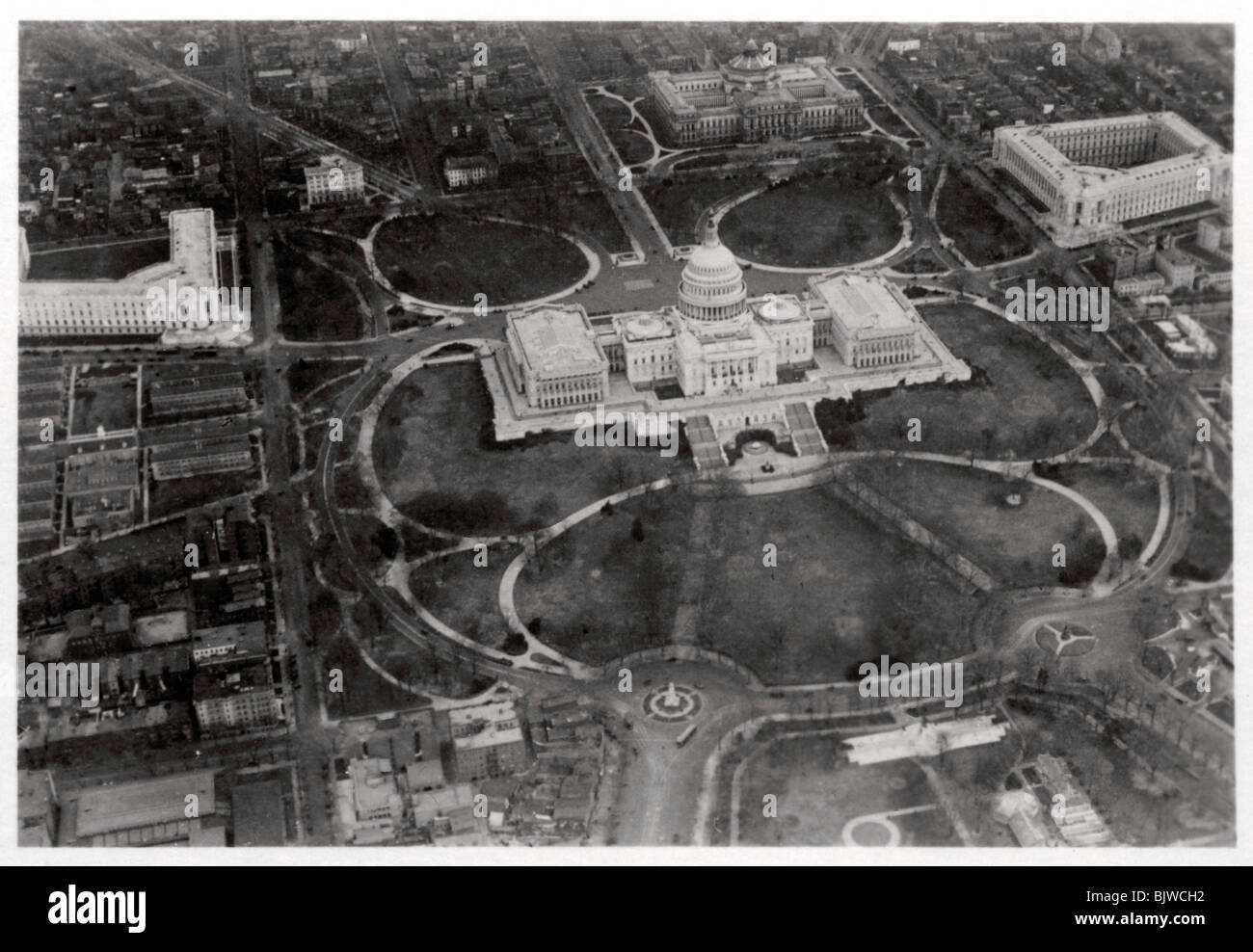 Vista aerea del Campidoglio di Washington DC, USA, da uno Zeppelin, 1928 (1933). Artista: sconosciuto Foto Stock