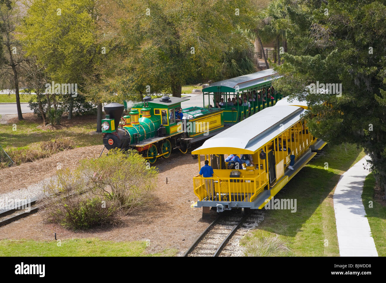 Serengeti Treno Express una vecchia locomotiva a vapore treno a Busch Gardens di Tampa Florida Foto Stock
