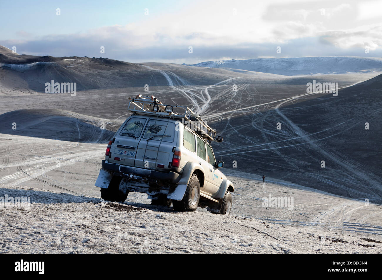 Jeep in eruzione vulcanica area a Fimmvorduhals in Eyjafjallajokull, Islanda - Foto Stock