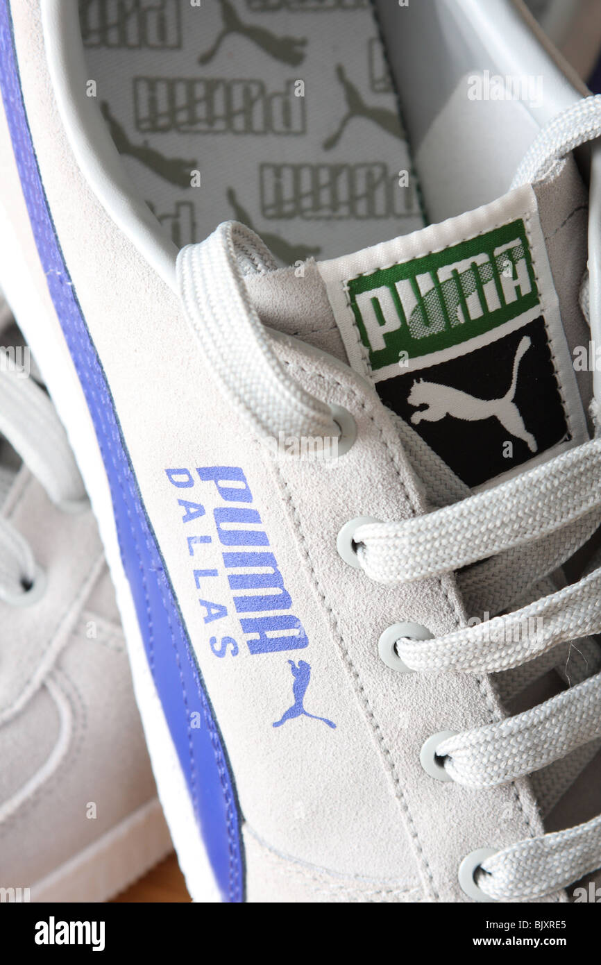 Puma scarpe da ginnastica. Foto Stock