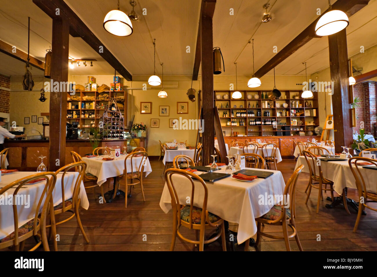 Ristorante Padburys, Guildford, Swan Valley, Western Australia. Il bistro alla moda in un convertito storico negozio di magazzino. Foto Stock