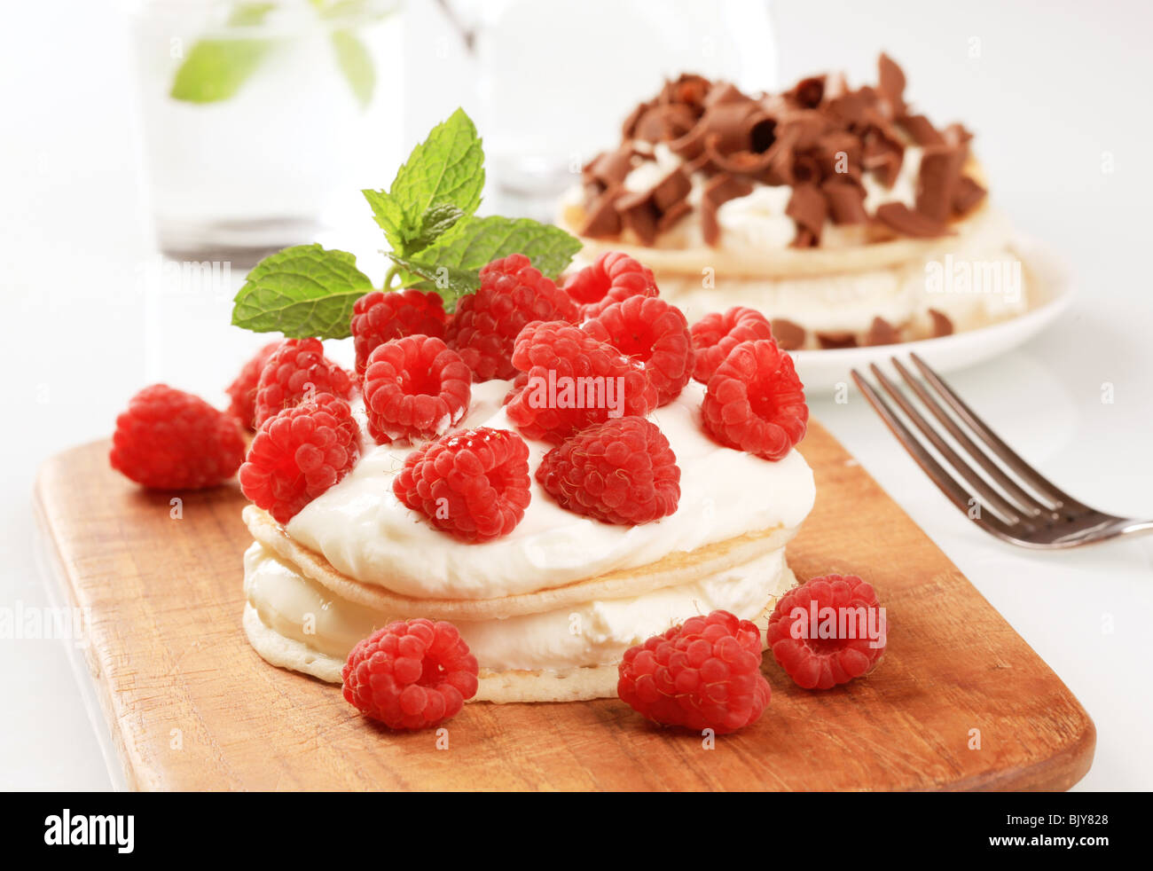 Frittelle di quark e lamponi freschi Foto Stock