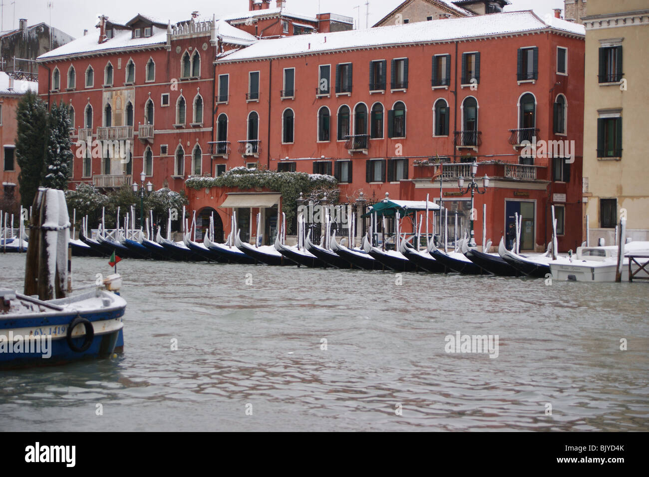 Venezia nella neve - gondole, Canal Grande Foto Stock