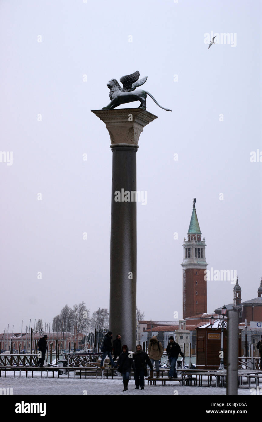 Venezia nella neve - San Marco pilastro, Piazzetta Foto Stock