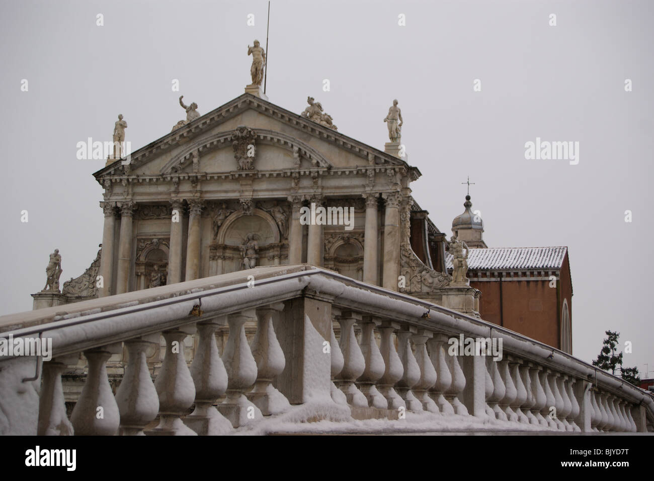 Venezia nella neve - Chiesa degli Scalzi Foto Stock