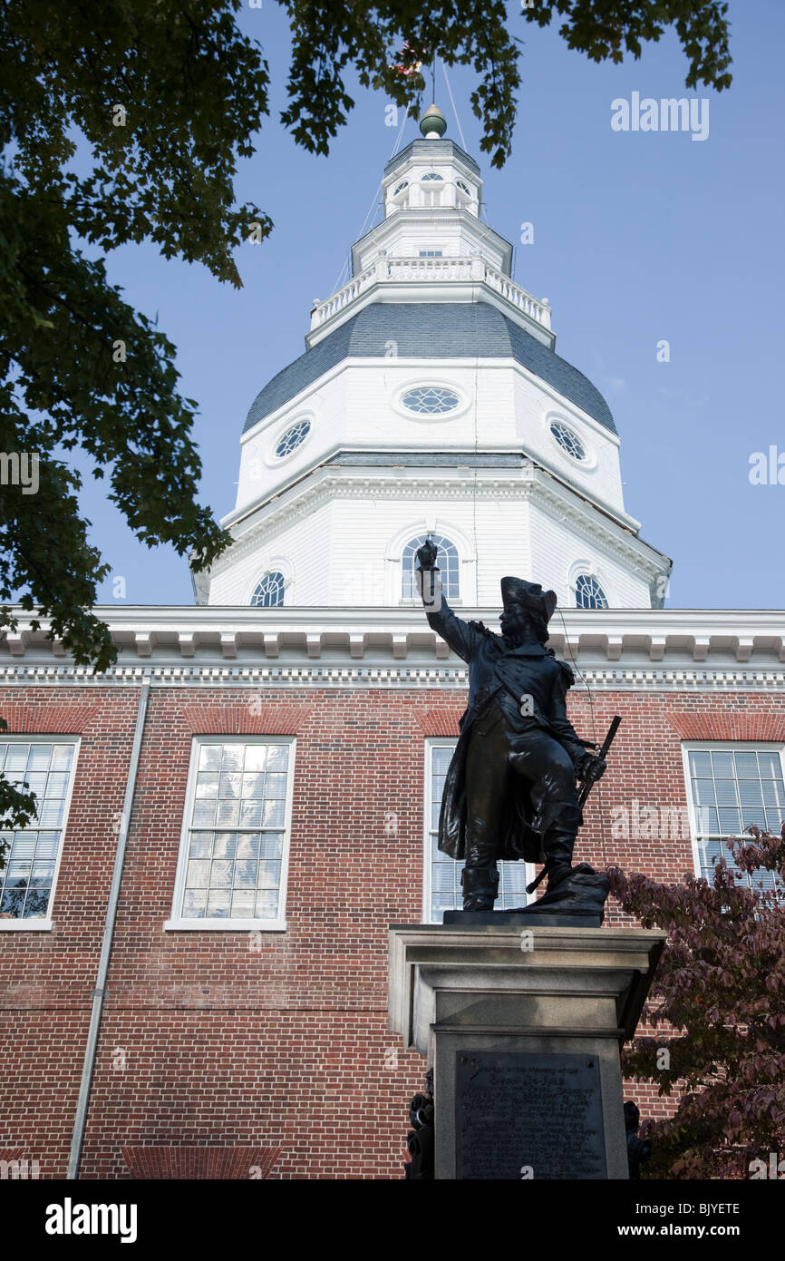 Una statua del barone de Kalb si siede di fronte al Maryland State House in Annapolis. Foto Stock