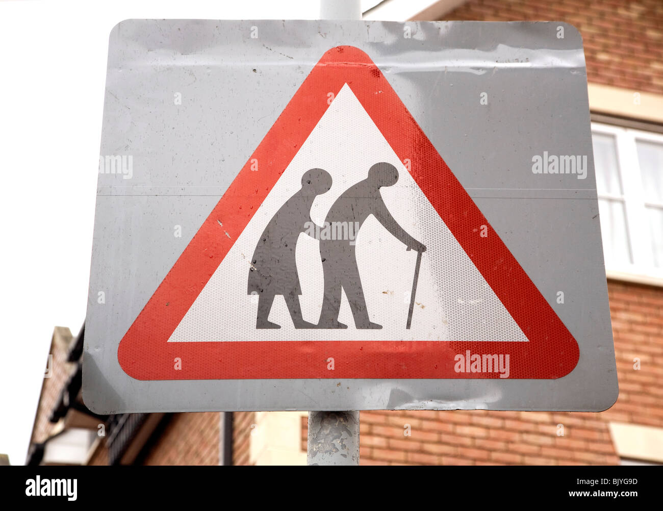 Gli anziani cartello stradale, Inghilterra Foto Stock