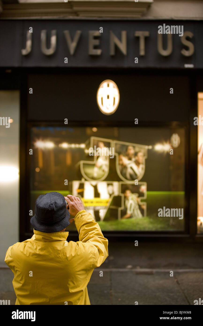 Shop juventus immagini e fotografie stock ad alta risoluzione - Alamy