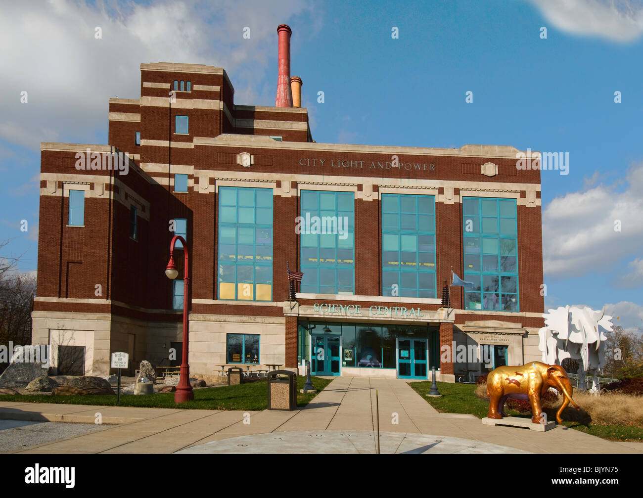Science Center o il centro Indiana per la scienza, matematica e tecnologia in Fort Wayne, Indiana. Foto Stock