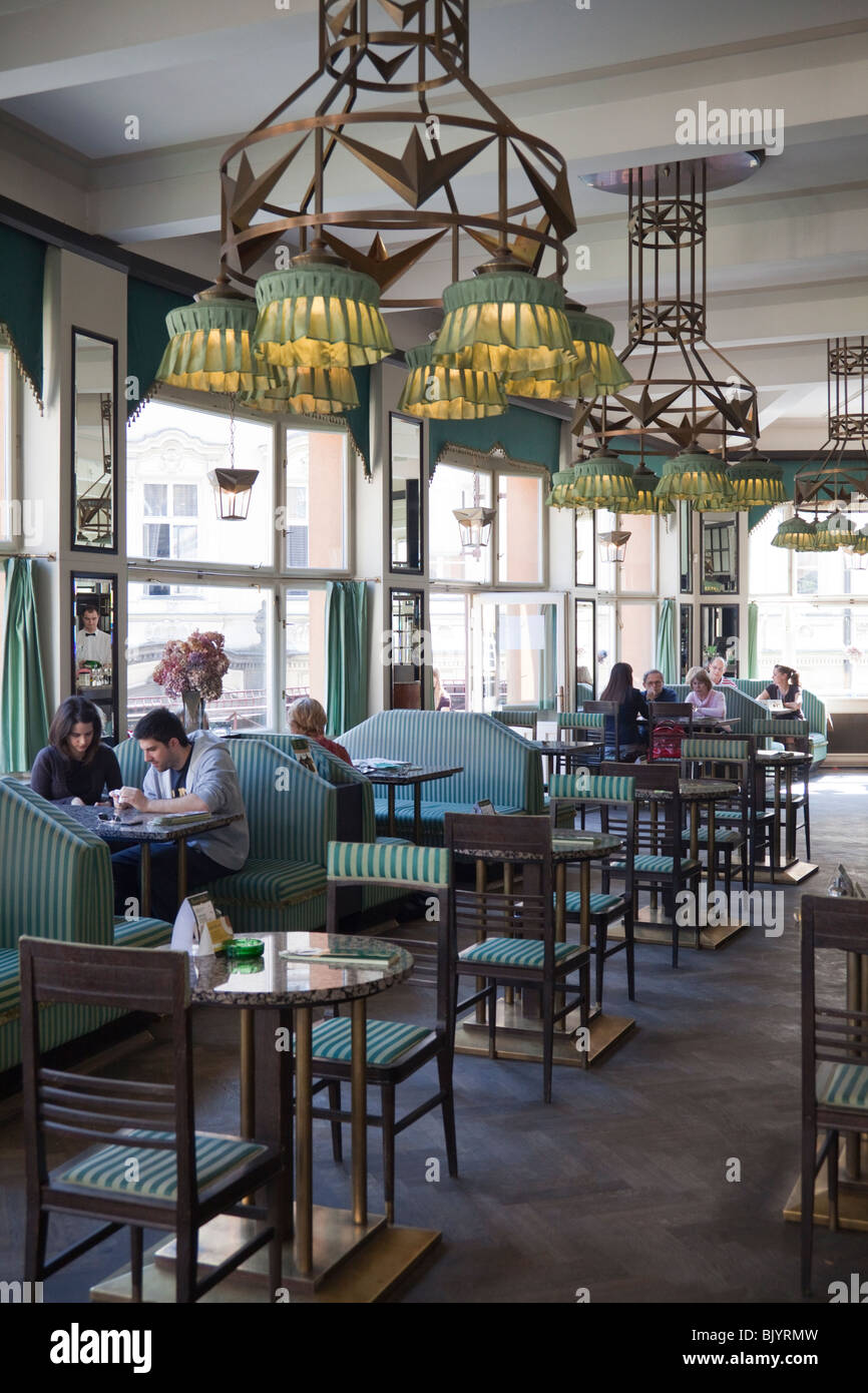 Cafe, Casa della Madonna Nera, Città Vecchia, Praga, Repubblica Ceca Foto Stock