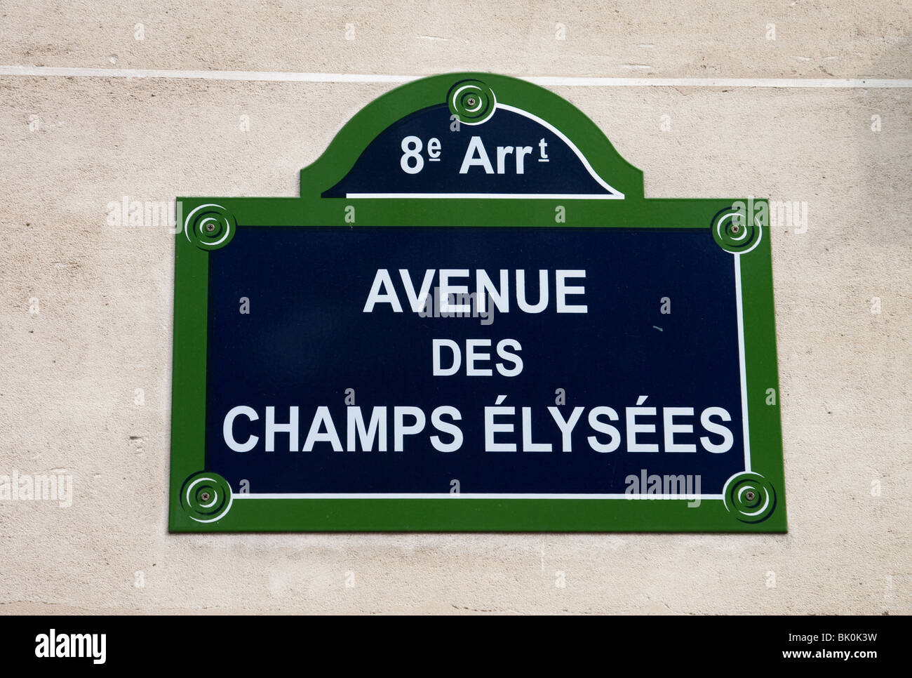 Avenue des Champs Elysees firmano a Parigi, Francia Foto Stock