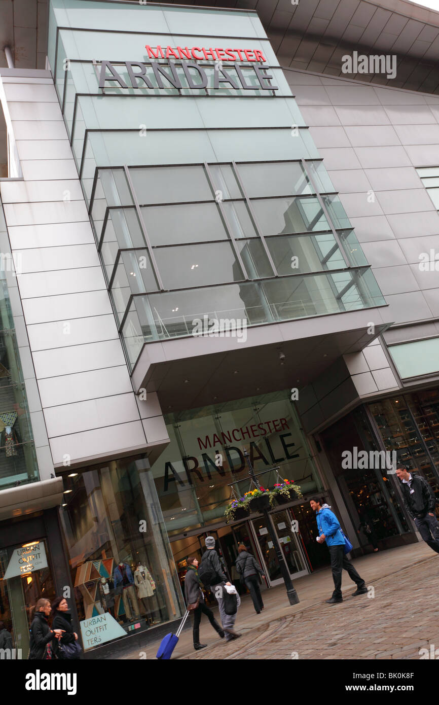 Uno dei molti punti di accesso al Manchester Arndale Shopping Mall. Foto Stock