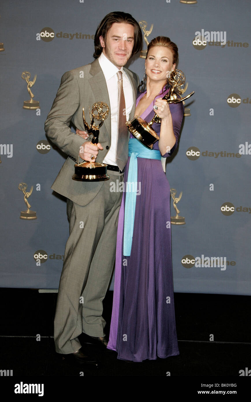 TOM PELPHREY & GINA TOGNONI 33RD GIORNO Emmy Awards Kodak Theatre Hollywood LOS ANGELES STATI UNITI D'AMERICA 28 Aprile 2006 Foto Stock