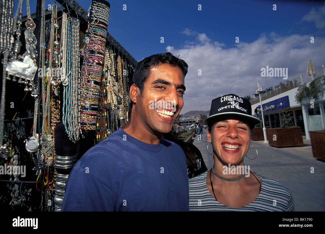 Eilat, mercato del turismo israeliano proprietari di negozi Foto Stock