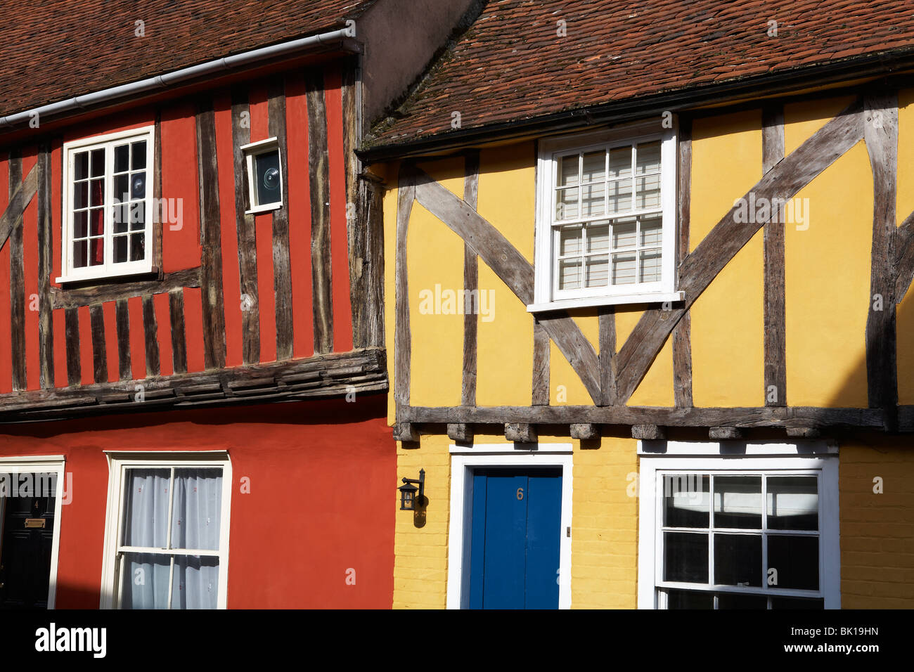 Gran Bretagna Inghilterra Suffolk Nayland colorate case di villaggio del XVI secolo francone nel fiume Stour Dedham Vale Area Foto Stock
