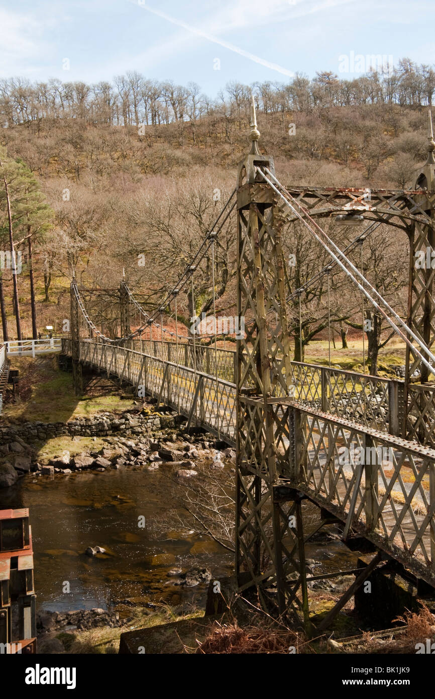 Ghisa ponte ferroviario oltre il Fiume Elan, Elan Valley, il Galles Centrale Foto Stock