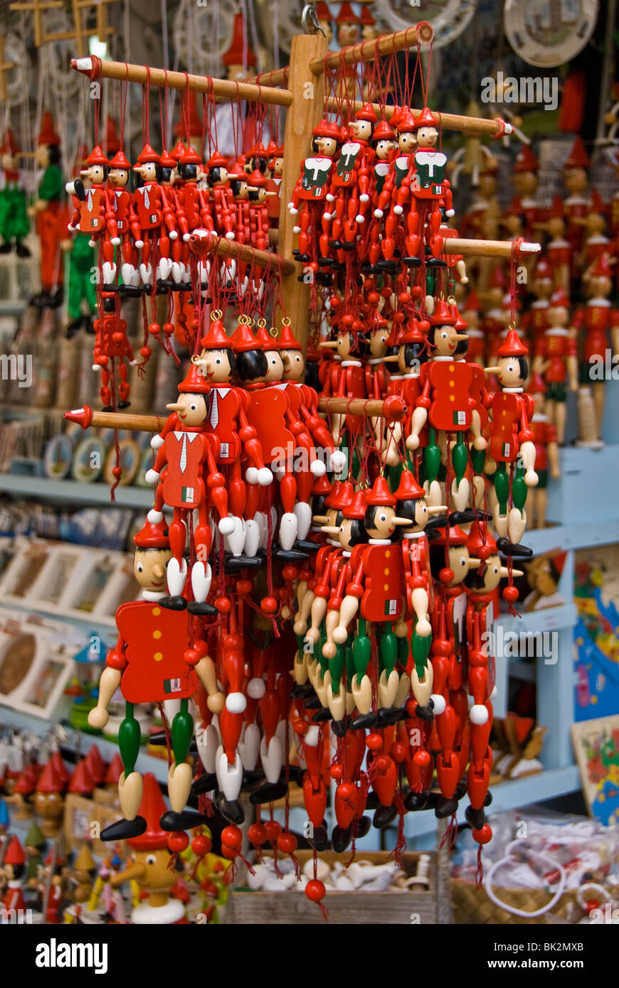 Pinocchio, italiano Legno Puppet rack per la vendita in italia Foto Stock