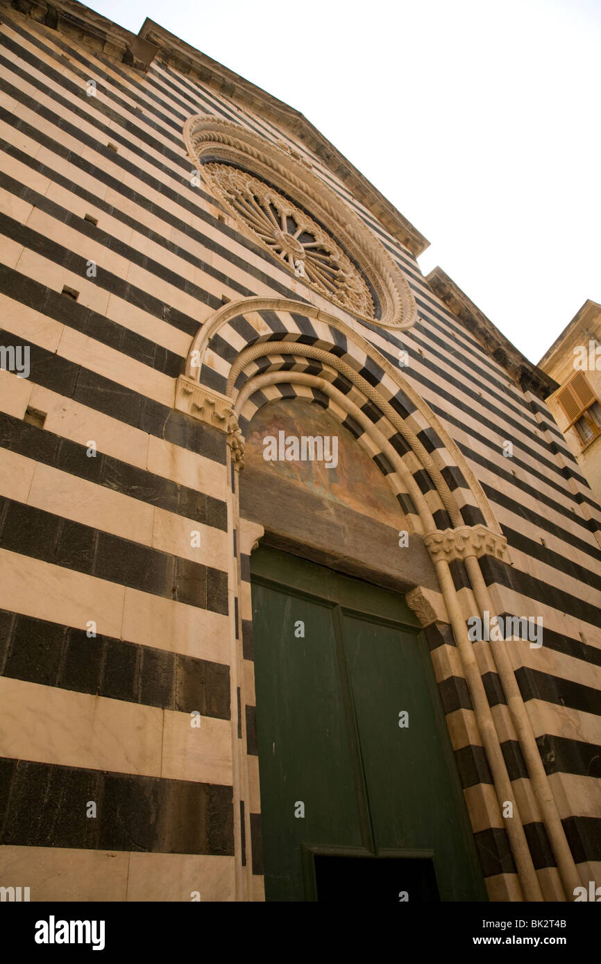 L' oratorio della Confraternita dei Neri (uomini neri) in Monterosso al Mar, Liguria, Italia. Foto Stock