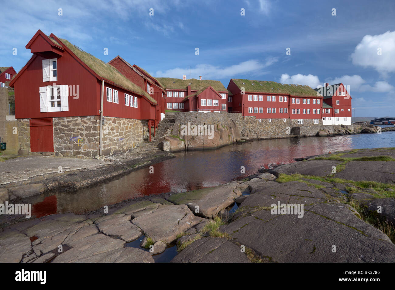Gli edifici del governo, Tinganes, Torshavn, Streymoy isola, isole Faerøer (Isole Faerøer), Danimarca, Europa Foto Stock