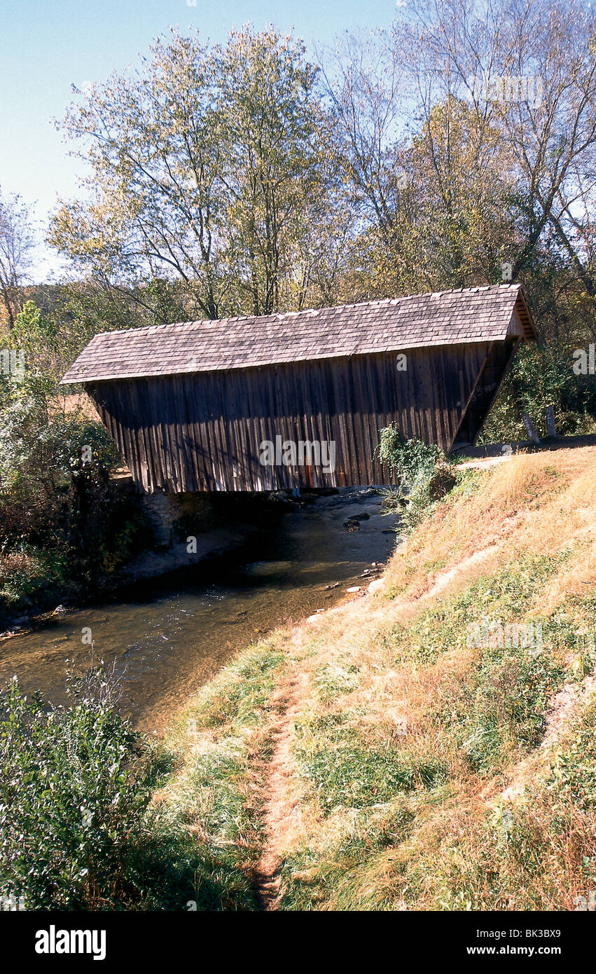 Stovall Mill Ponte Coperto Rosolarli Valle sulla HWY 255 porzione nord-orientale della contea di bianco Georgia Foto Stock