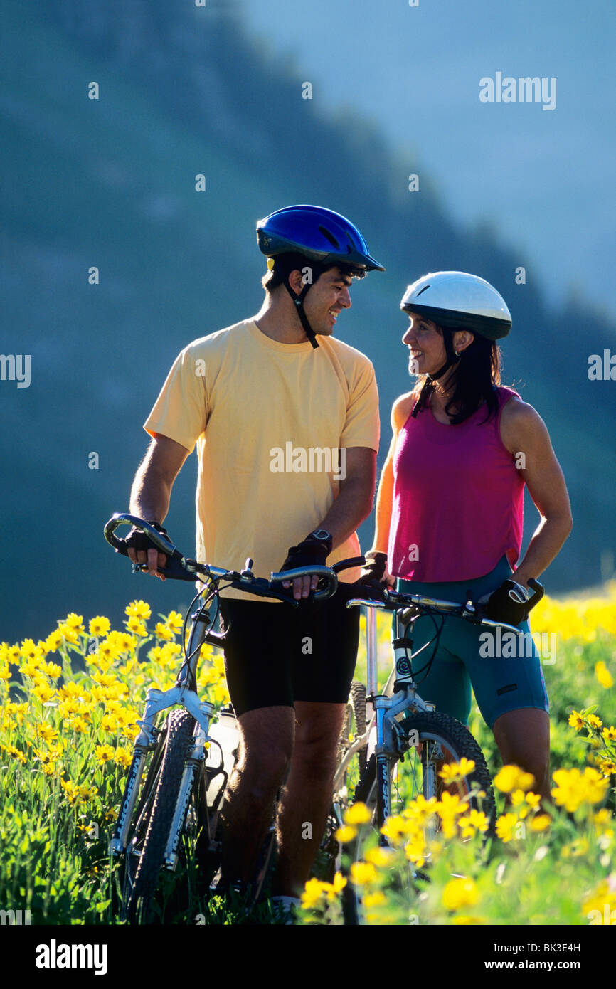 Mountain bike in Albion bacino, poco pioppi neri americani Canyon, Montagne Wasatch, Utah. Foto Stock