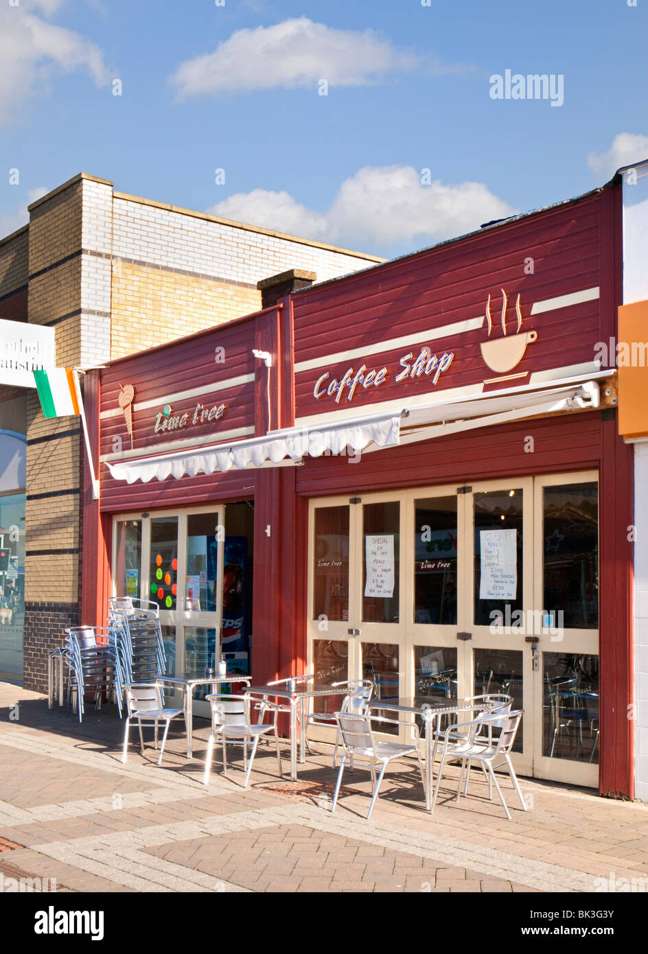 La caffetteria cafe' sul marciapiede England Regno Unito Foto Stock