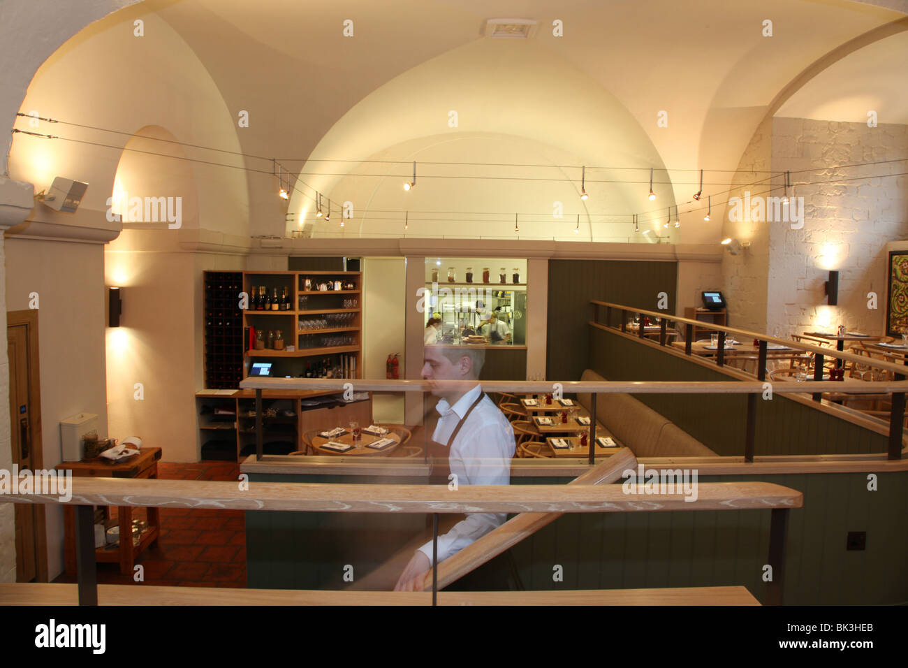 La Cattedrale di St Paul e ristorante a Londra (sagrato, al di sotto di San Paolo) Foto Stock