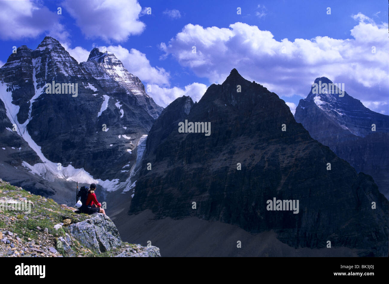 Picco Ringrose, Hungabee montagna, Yukness montagne e il Monte Biddle nel lago O'Hara regione di Yoho NP, BC, Canada. Foto Stock