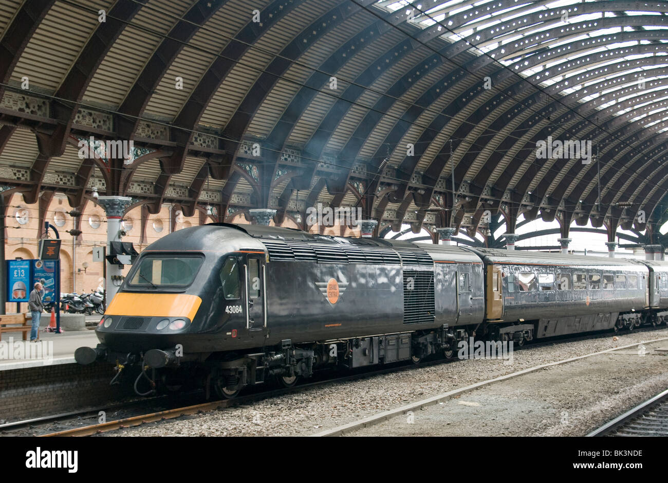 Grand Central con il treno alla stazione di York Foto Stock