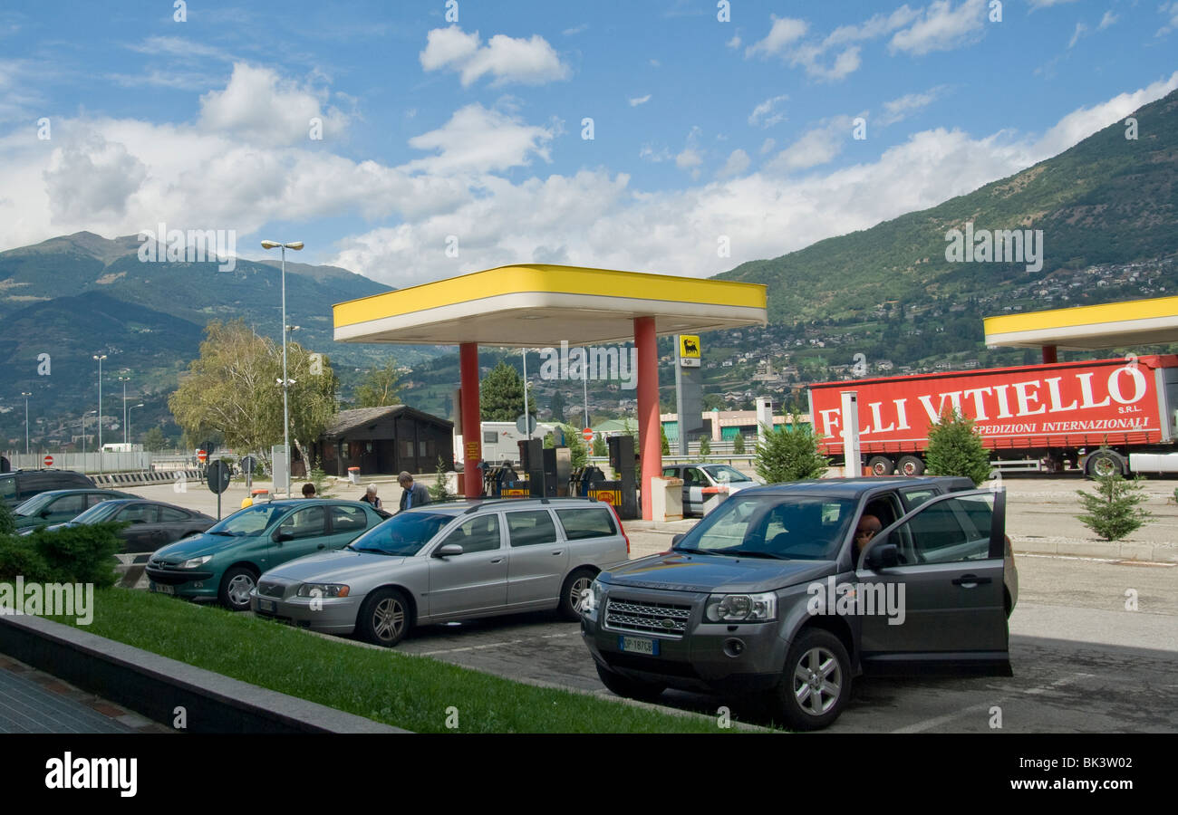 Stazione di riempimento Valle d Aosta Italia Foto Stock