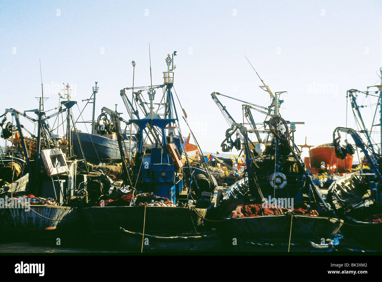 La pesca barche ormeggiate nel porto di Safi, Marocco Foto Stock