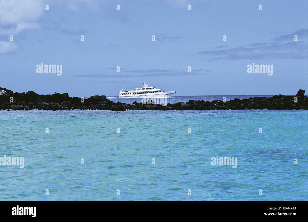 Delphin II cruising yacht al largo delle Isole Galapagos, Ecuador Foto Stock