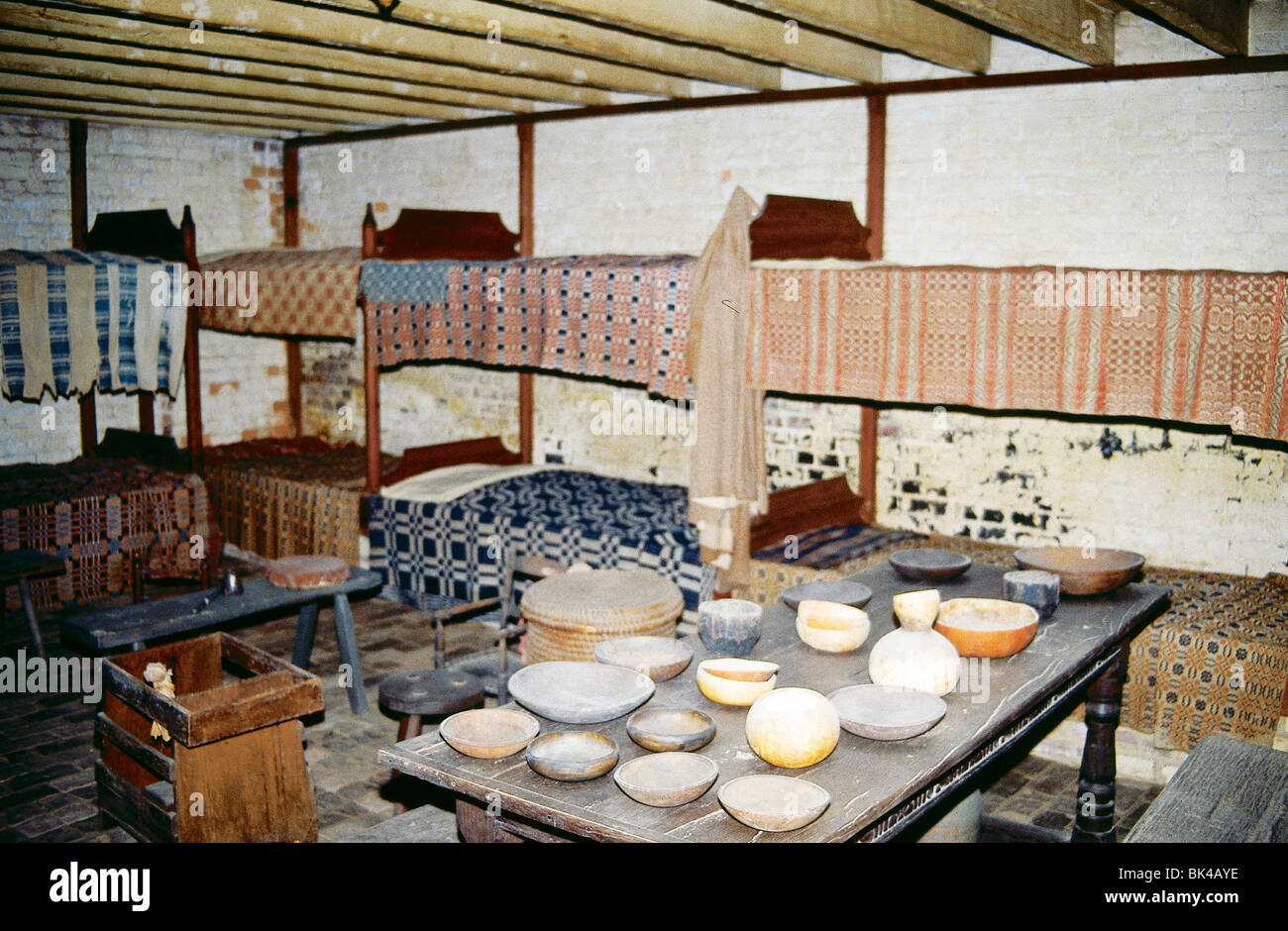 Interno dei quartieri degli schiavi al Monte Vernon di George Washington plantation tenuta nel nord della Virginia Foto Stock