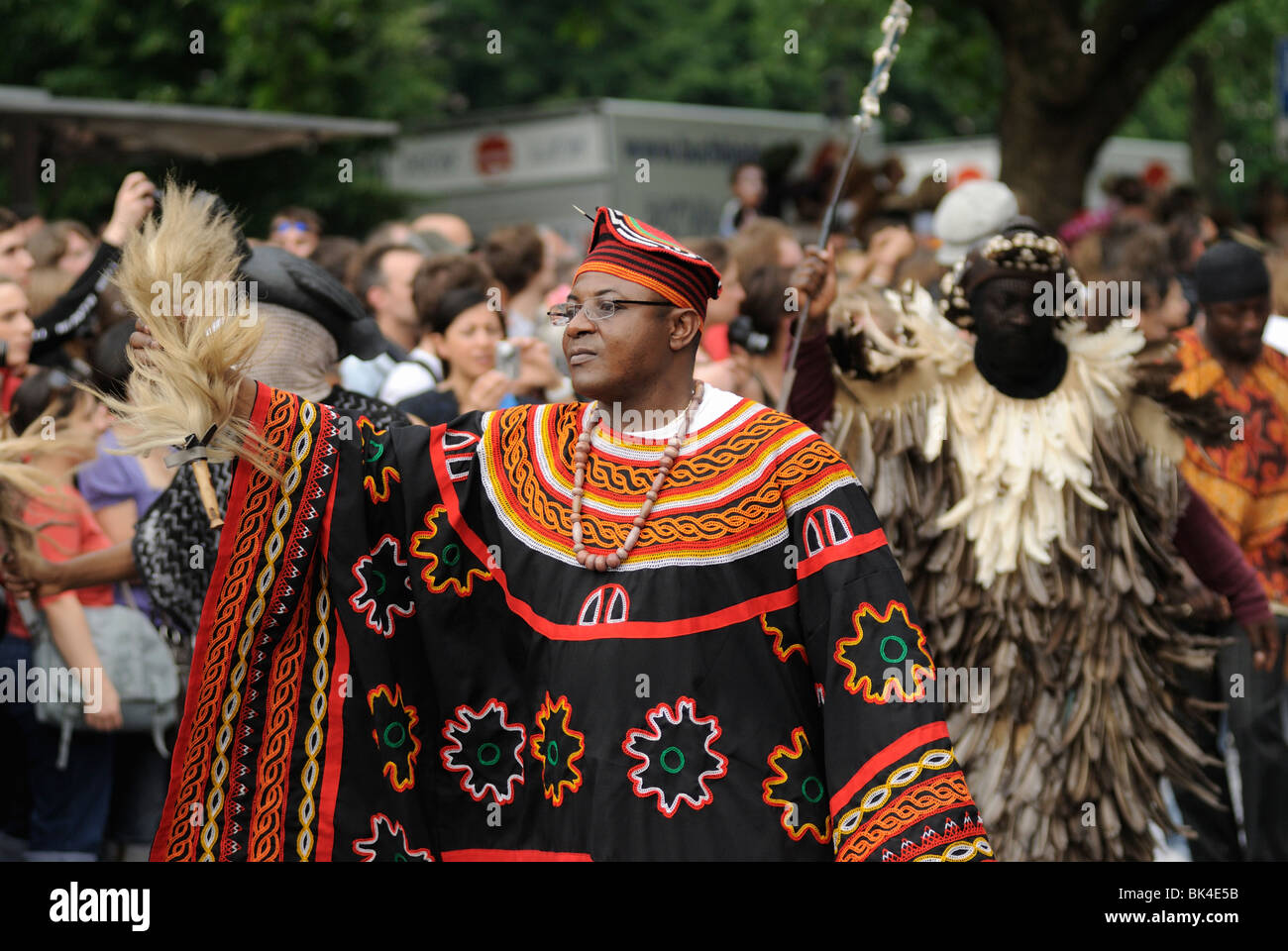 Karneval der Kulturen, il Carnevale delle culture, annuale famosa street parade a Pentecoste, quartiere Kreuzberg di Berlino, Germania, Europa Foto Stock