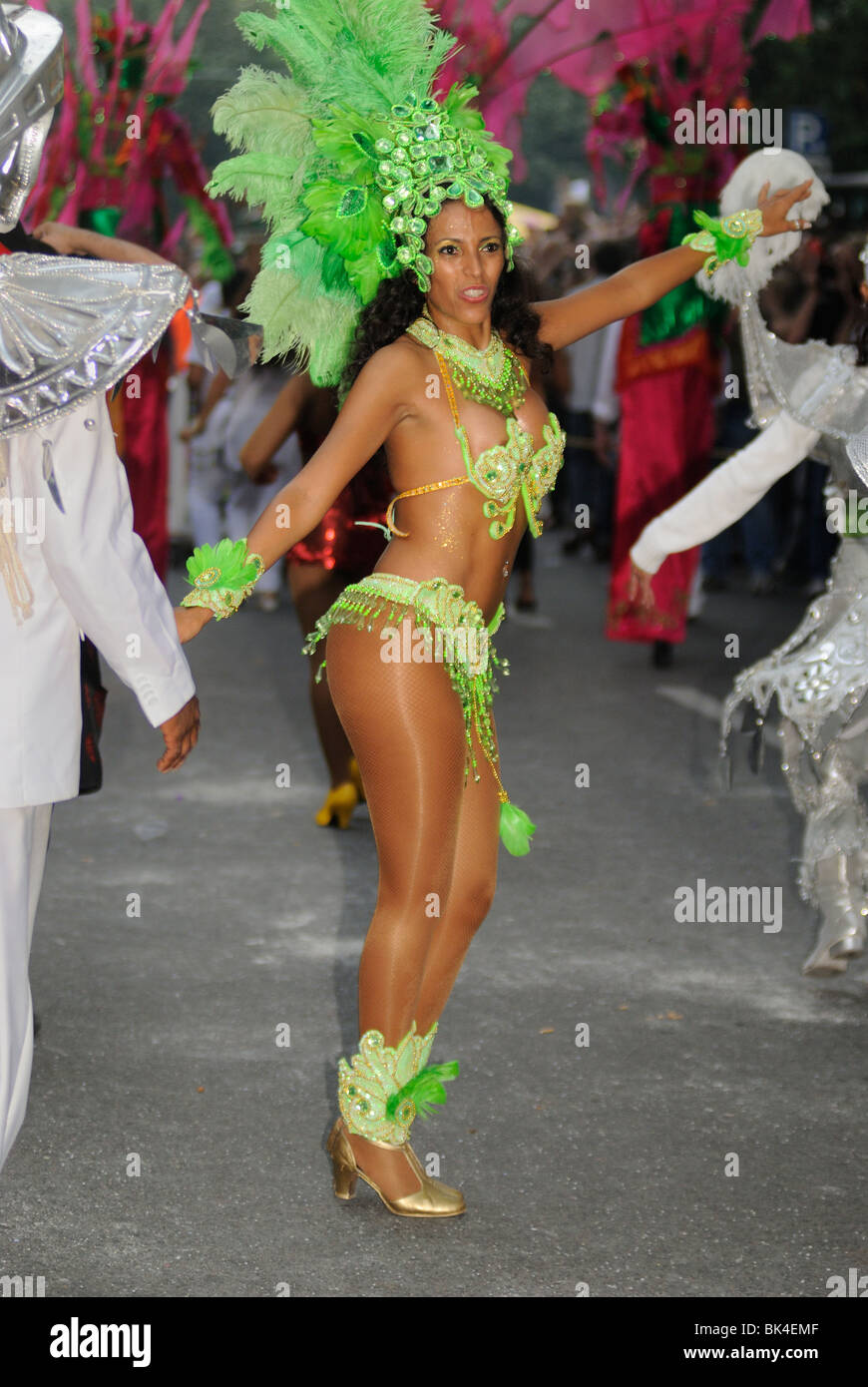 Karneval der Kulturen, il Carnevale delle culture, annuale famosa street parade a Pentecoste, quartiere Kreuzberg di Berlino, Germania, Europa Foto Stock