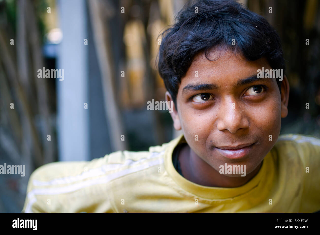 Indian operaio in Dharamsala, India Foto Stock