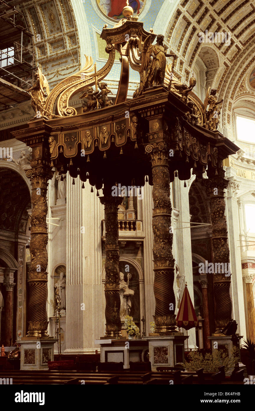 Davanti altare della Basilica di San Pietro, Roma Foto Stock