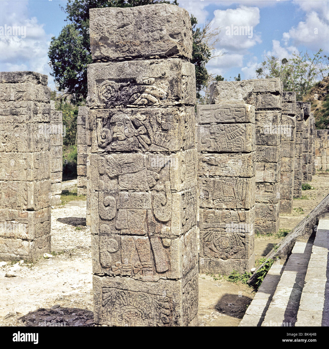 Le colonne del Tempio dei Guerrieri, Chichen Itza, Messico Foto Stock