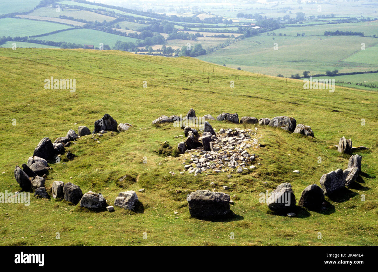 Slieve na Calliagh Stone Circle, nella contea di Meath, Irlanda Eire irlandese circoli preistorici preistoria Età del Bronzo monumento monumenti Foto Stock