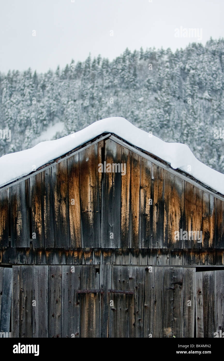 Rifugio di montagna e il paesaggio. Foto Stock