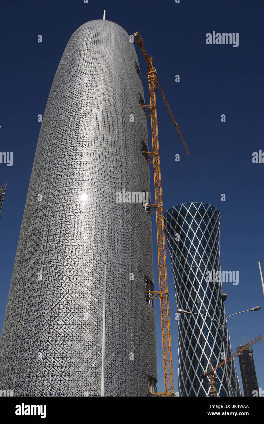 Un alto edificio in Doha dell'architetto Jean Nouvel Foto Stock