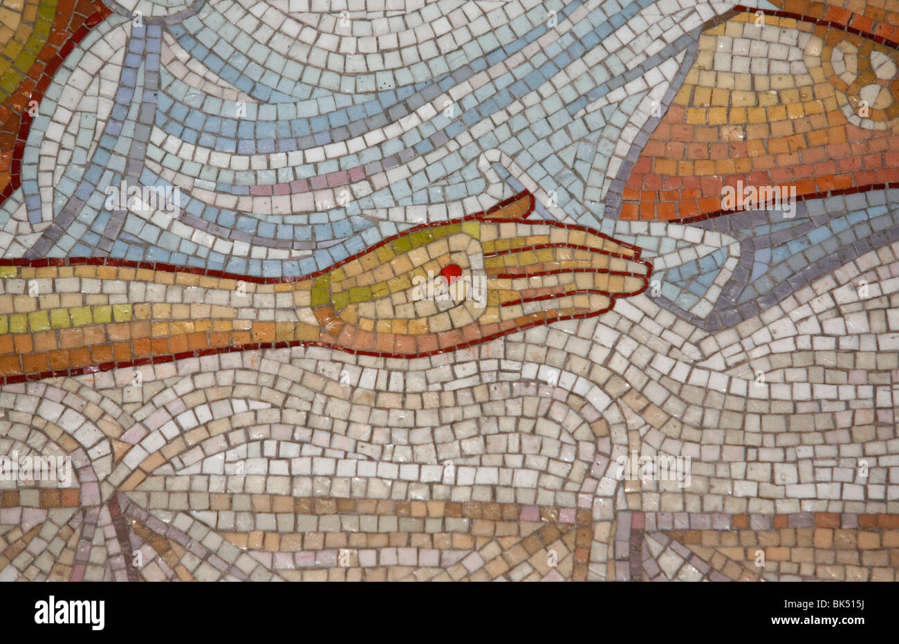 Dettaglio della mano in mosaico della morte di Cristo nella Chiesa del Santo Sepolcro di Gerusalemme, Israele, Medio Oriente Foto Stock