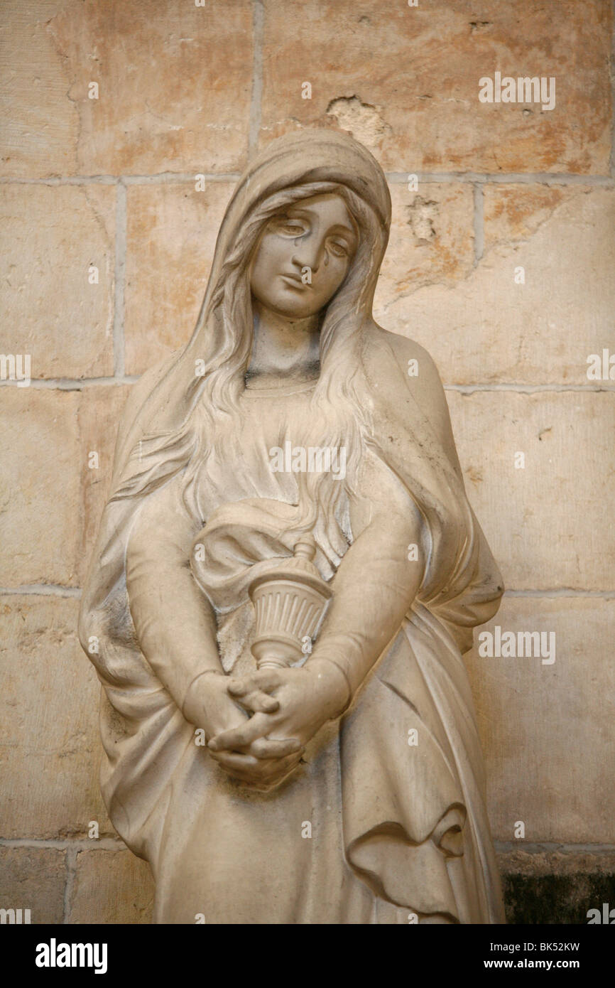 Maria Maddalena statua in Vezelay Basilica, Sito Patrimonio Mondiale dell'UNESCO, Vezelay, Yonne, Borgogna, in Francia, in Europa Foto Stock
