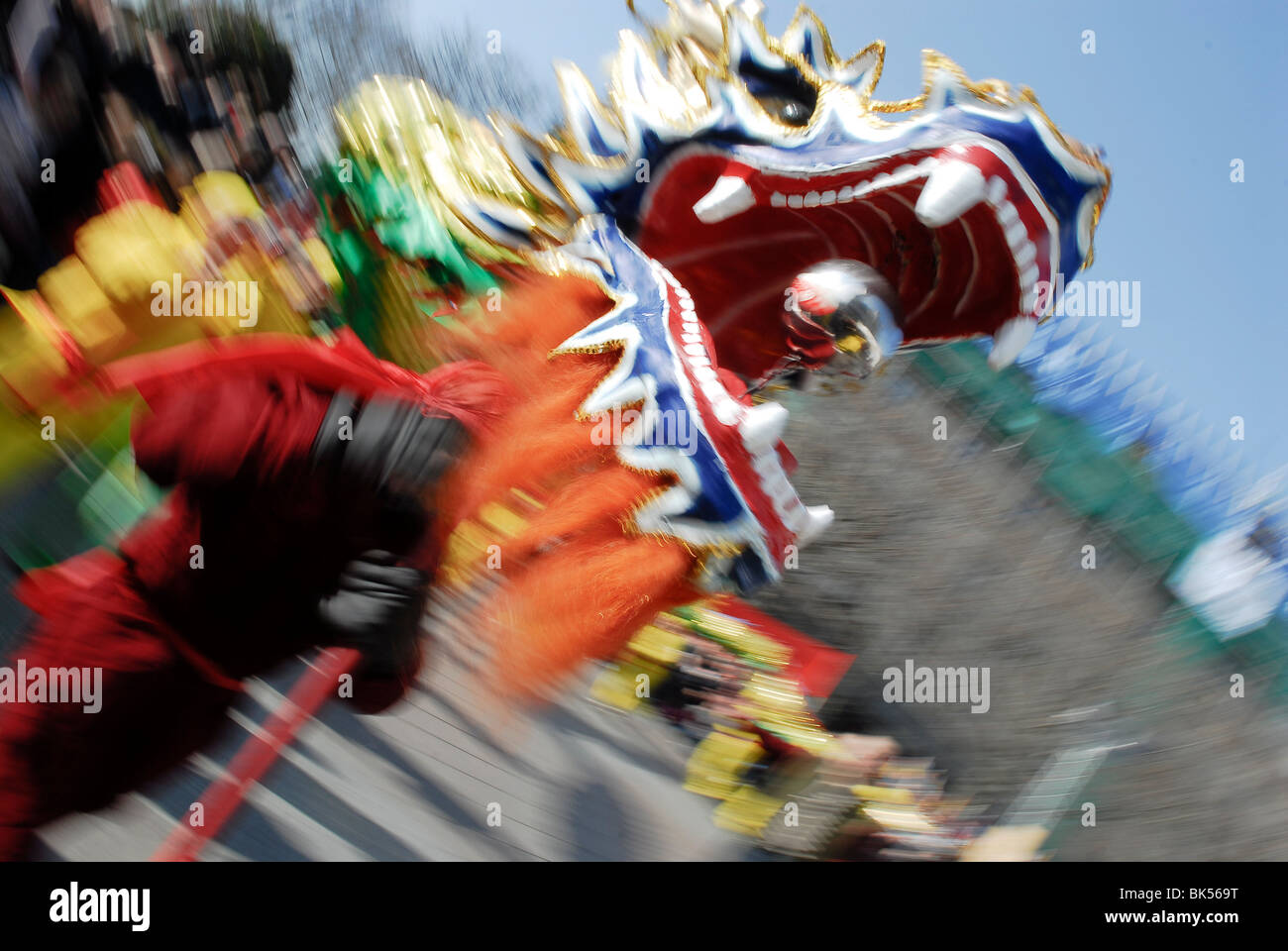 Dragon Dance durante il Nuovo Anno Cinese, Parigi, Ile de France, Francia, Europa Foto Stock