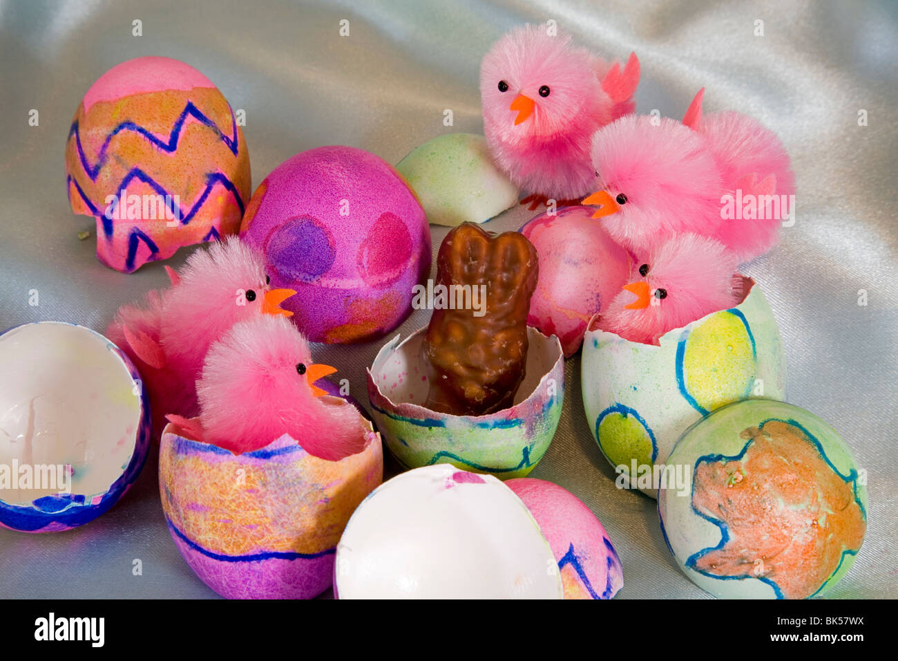 Uovo di Pasqua uova pulcino bunny basket mattina Foto Stock