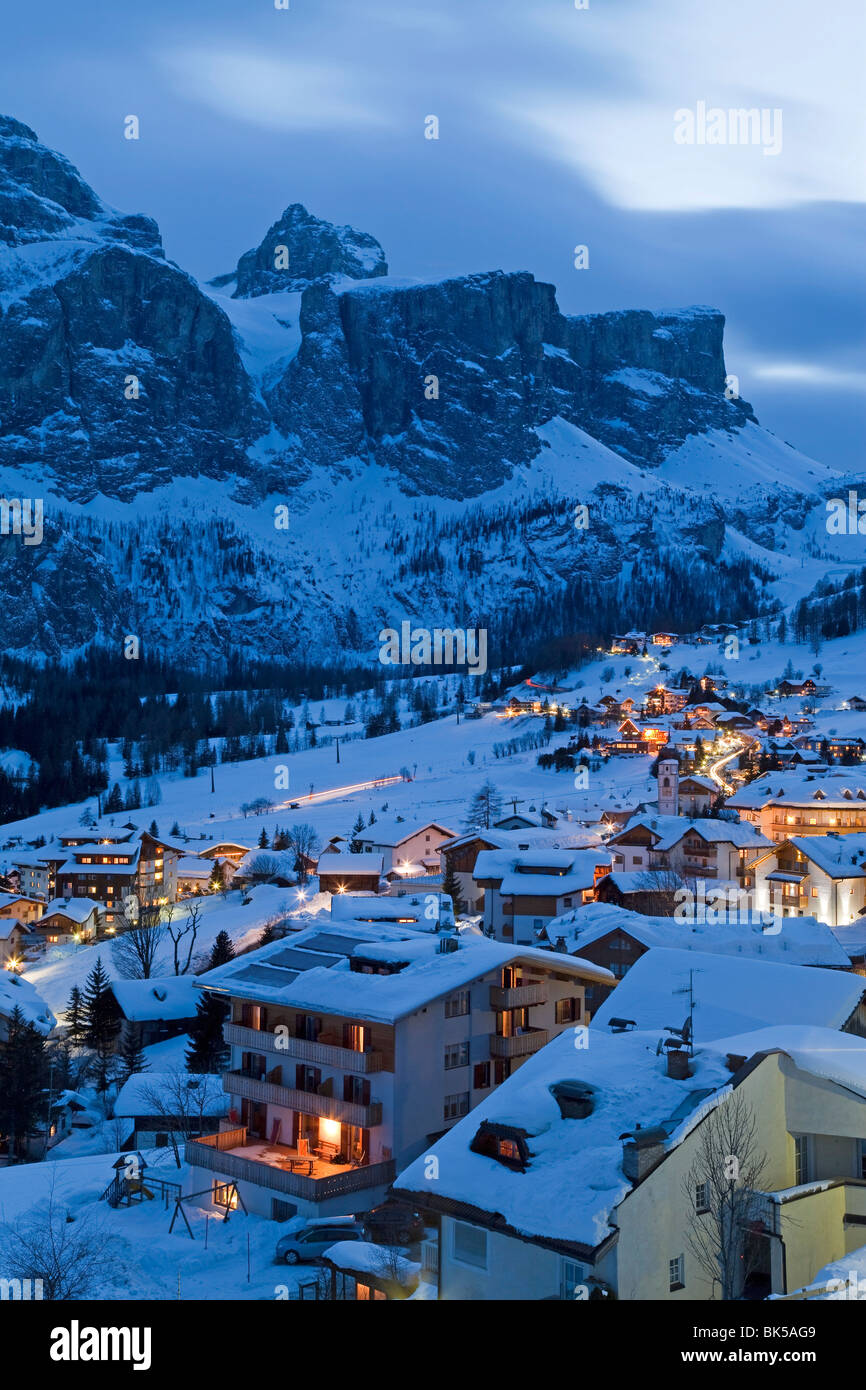 Il paese di Colfosco in Badia, Dolomiti, Alto Adige, Trentino Alto Adige, Italia Foto Stock