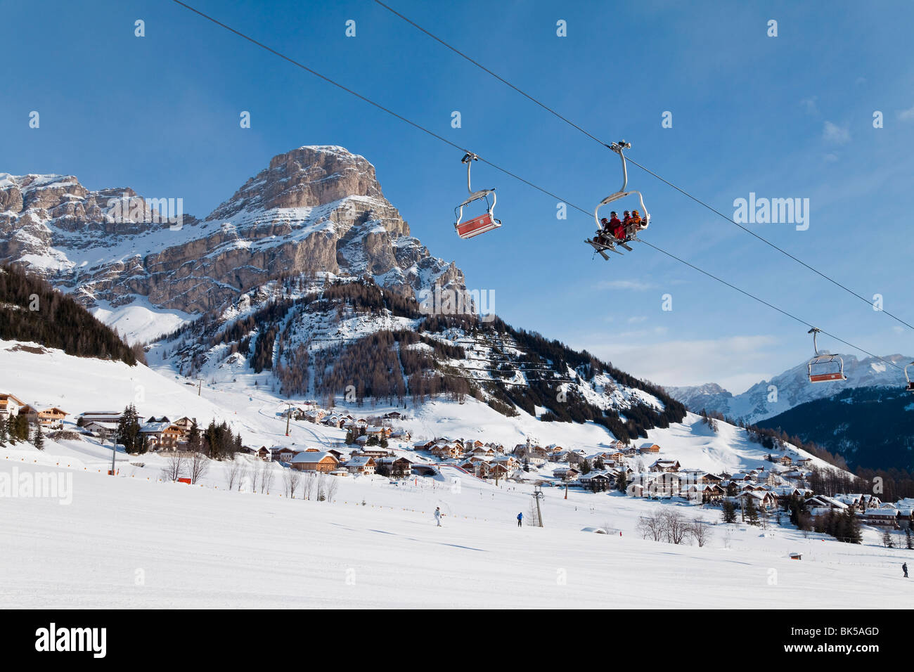 Il paese di Colfosco in Badia, Dolomiti, Alto Adige, Trentino Alto Adige, Italia Foto Stock