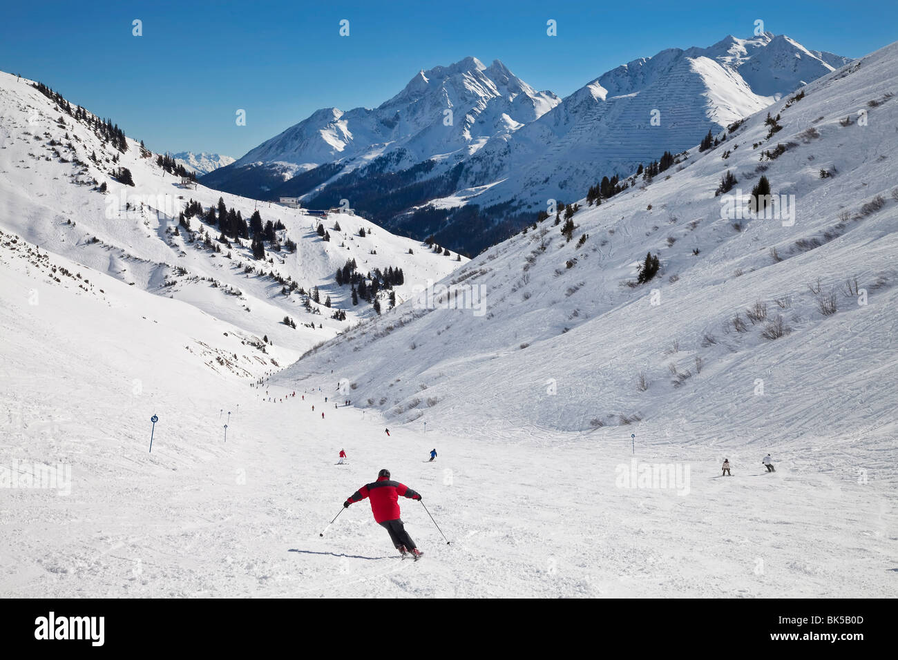 Resort di montagna e piste da sci, St. Anton am Arlberg, Tirol, Alpi austriache, Austria, Europa Foto Stock