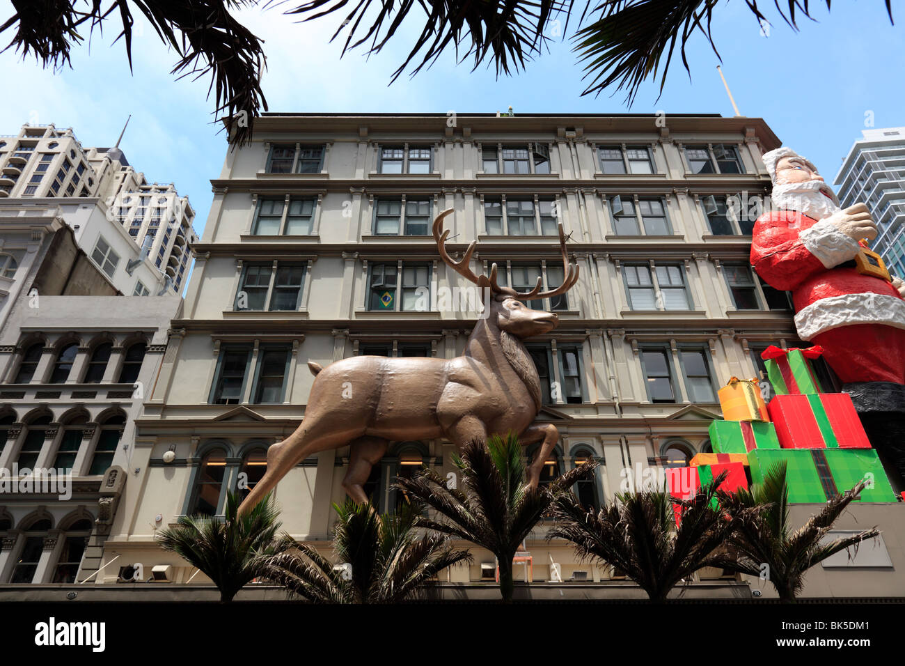 Il famoso decorazioni di Natale su Queen Street, Auckland. Foto Stock