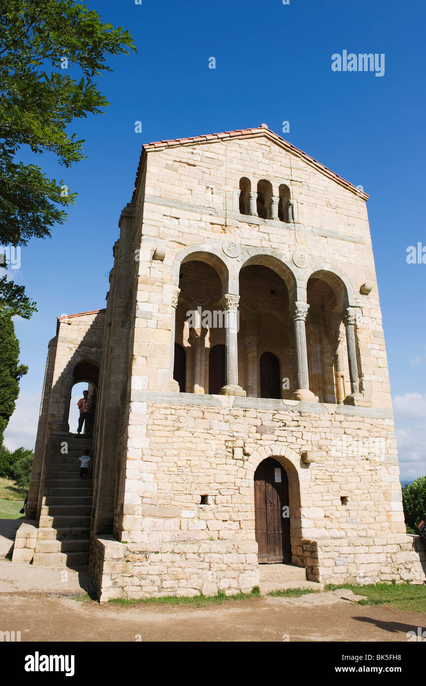 Santa Maria de Naranco, IX secolo pre-romanico, Sito Patrimonio Mondiale dell'UNESCO, Oviedo, Asturias, Spagna, Europa Foto Stock